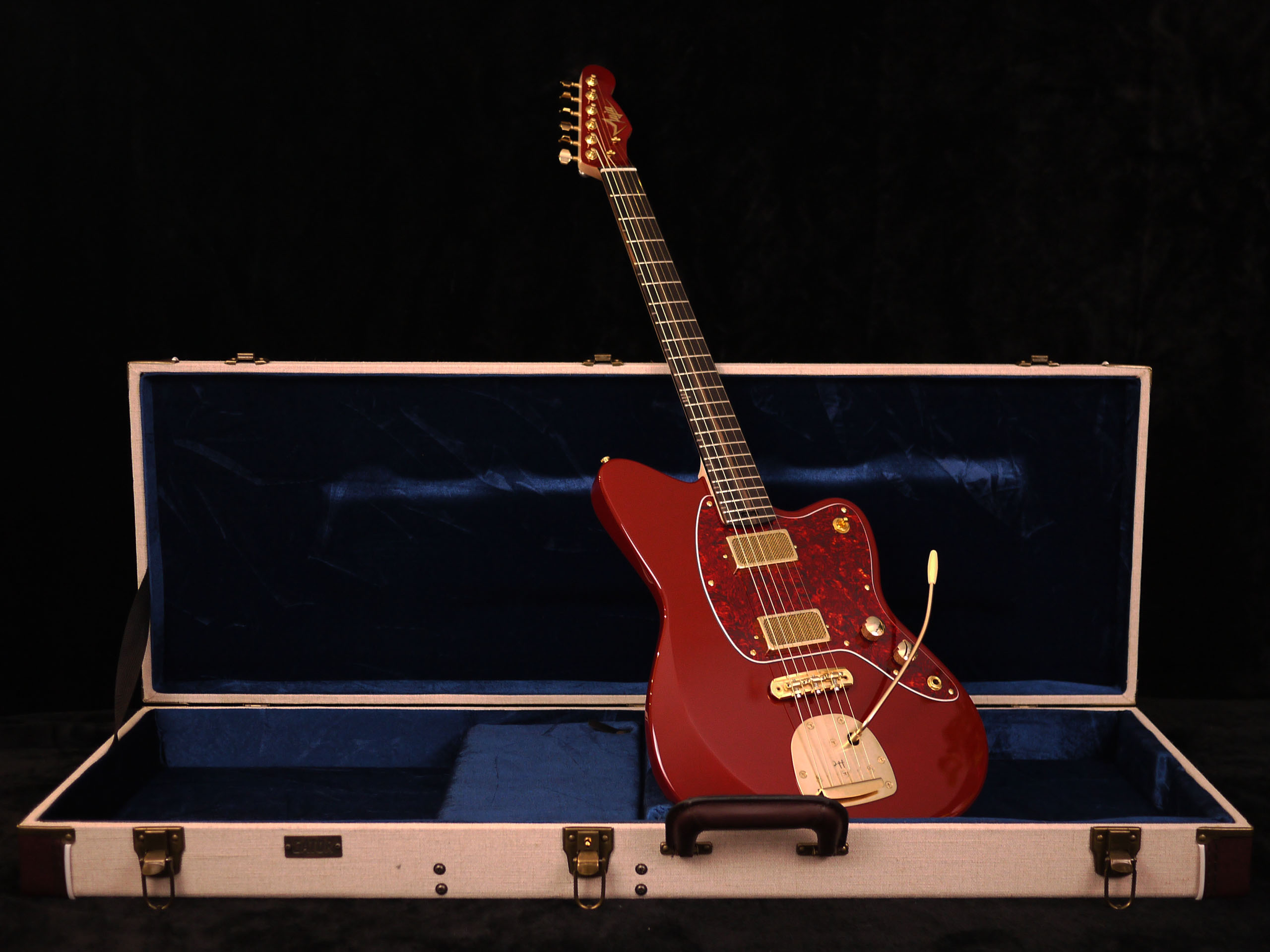 Custom Shop Maja Guitares Modèle Kurun N°2