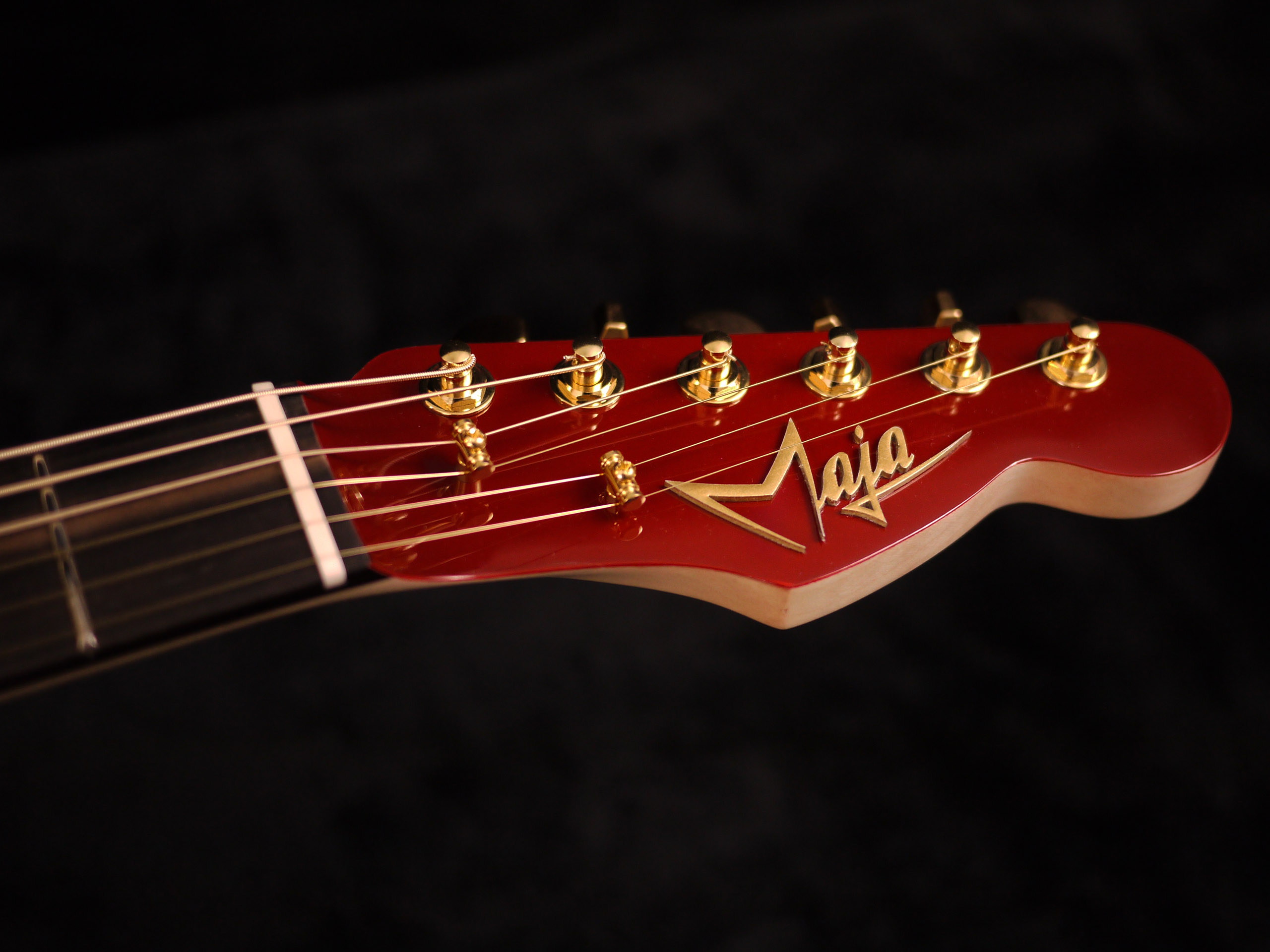 Custom Shop Maja Guitares Modèle Kurun N°2